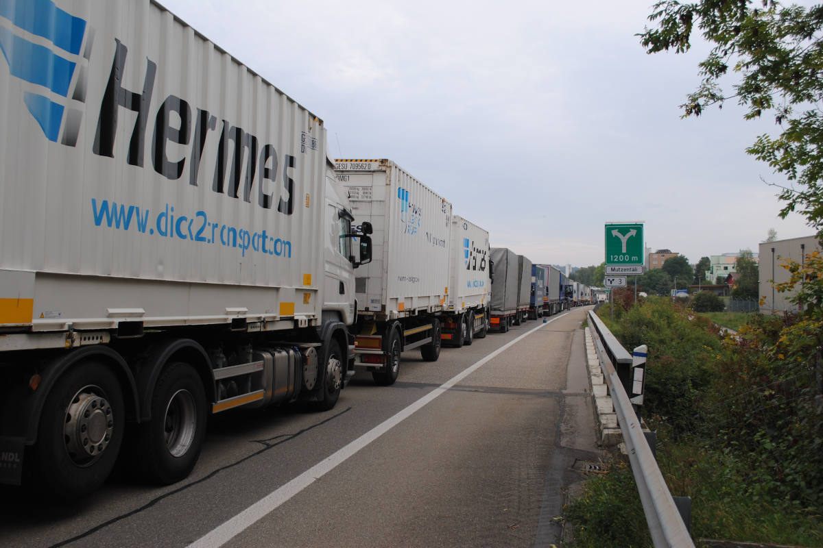 Schaffhausen / Thayngen / Bargen – A4 wieder Schwerverkehr-Warteraum 