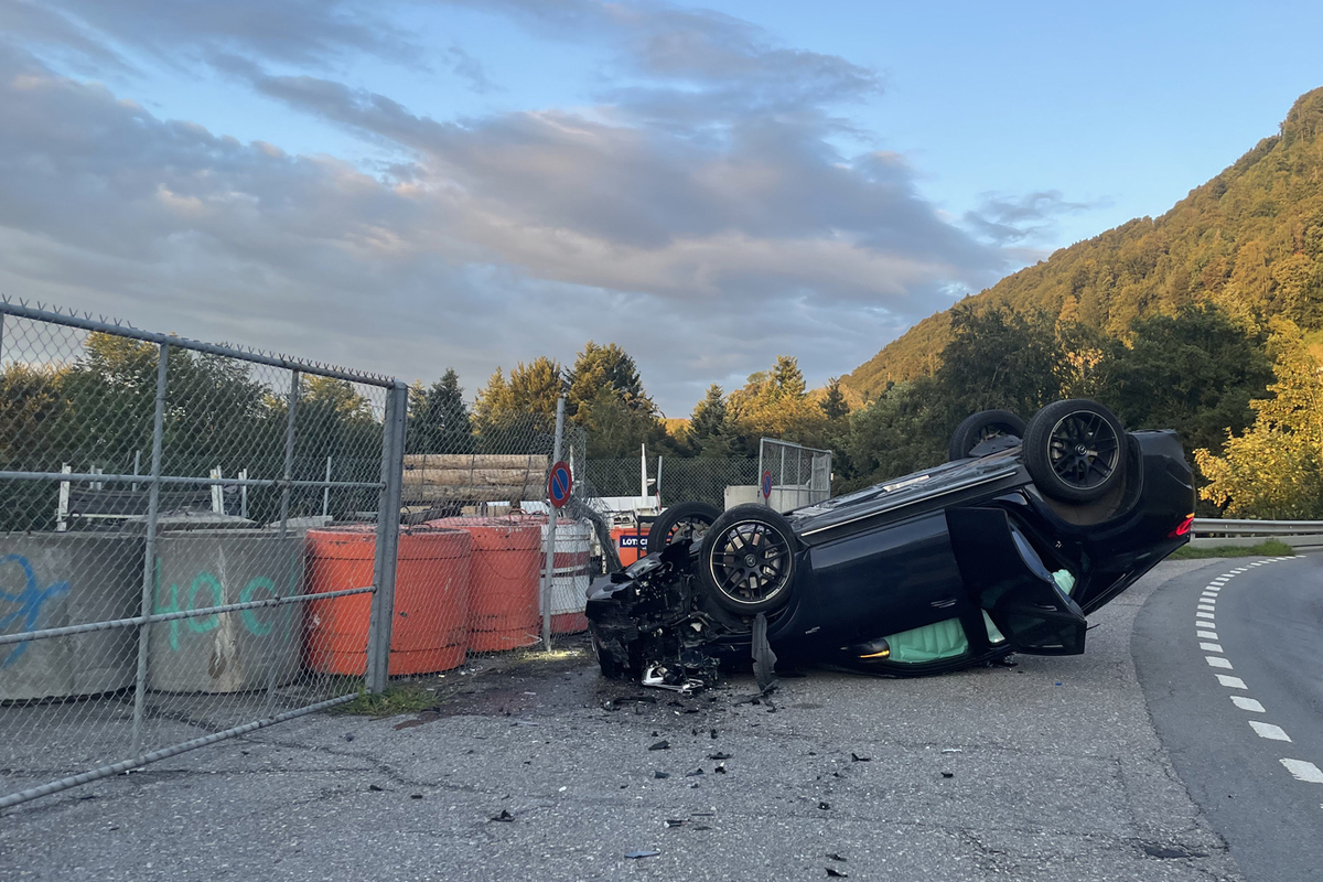 Malters LU - Auto überschlägt sich bei Unfall