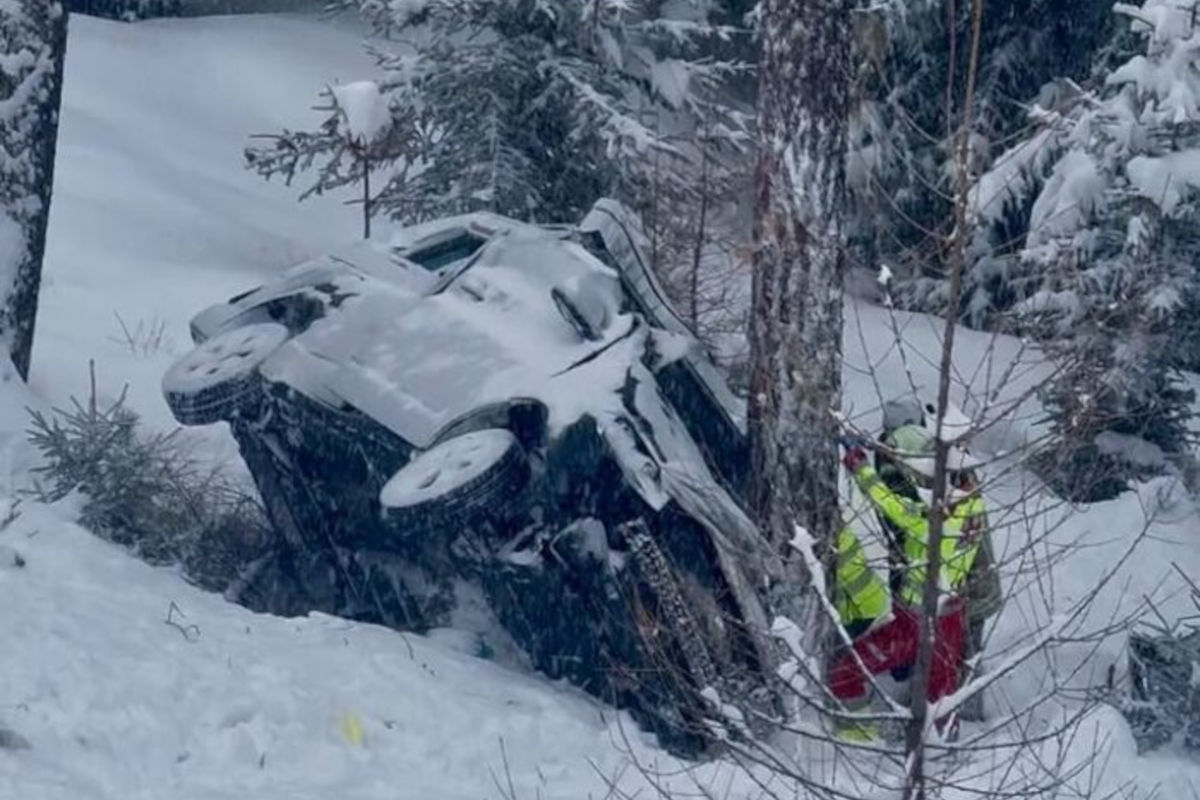 Unfall mit Schneepflug in Sölden – Auto stürzt ab
