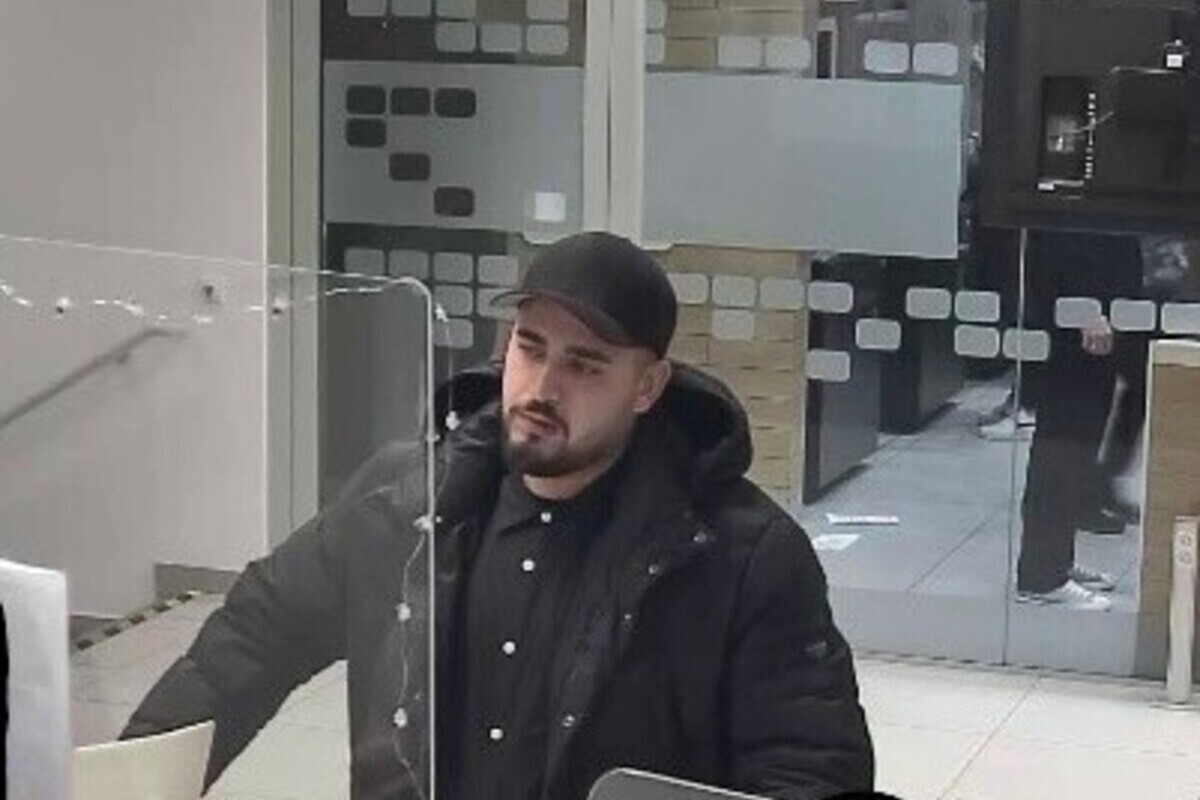 Wien – Mit gefälschtem Ausweis Bargeld behoben