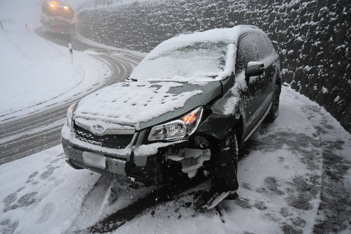 Triesenberg – Selbstunfall auf schneebedeckter Fahrbahn