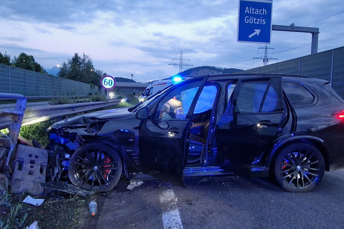 Hohenems – Unfall auf A14 nach Sekundenschlaf