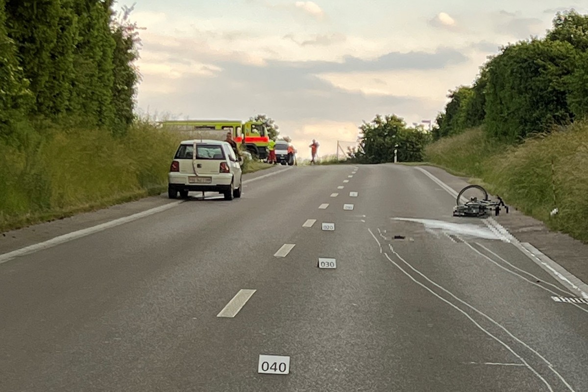 Unterstammheim ZH - Unfall auf Schlattingerstrasse fordert schwer verletzte Velofahrerin