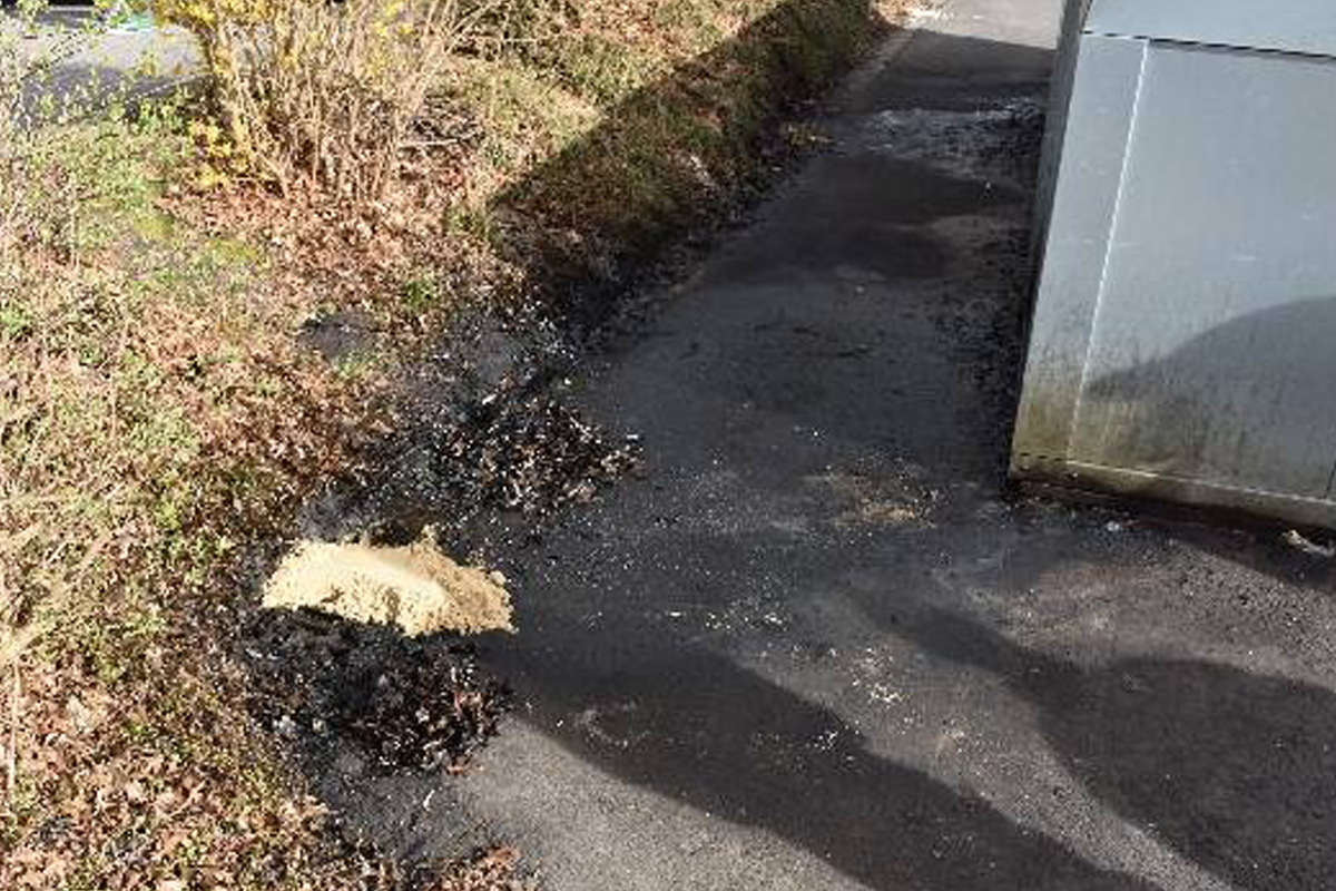 Zeugenaufruf Meppen – Altöl in Altglascontainer entsorgt