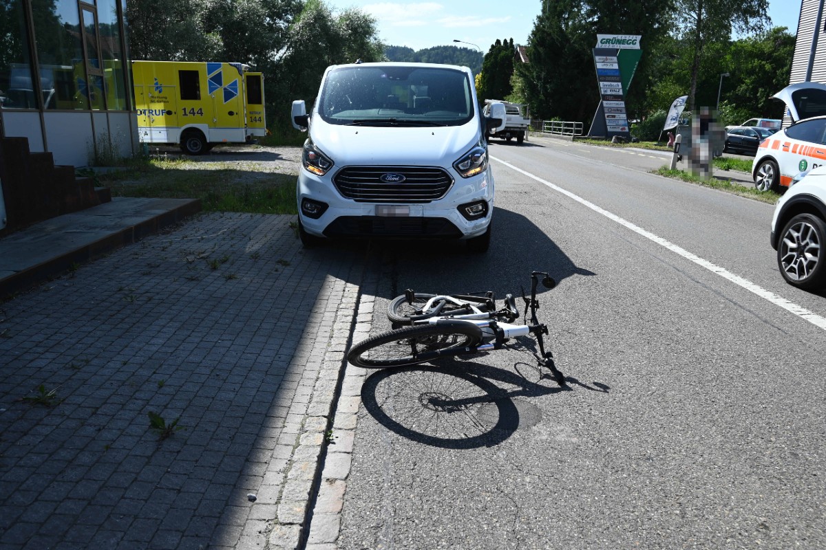 Verkehrsunfall in Zuzwil SG - Unfall zwischen Auto und E-Bike