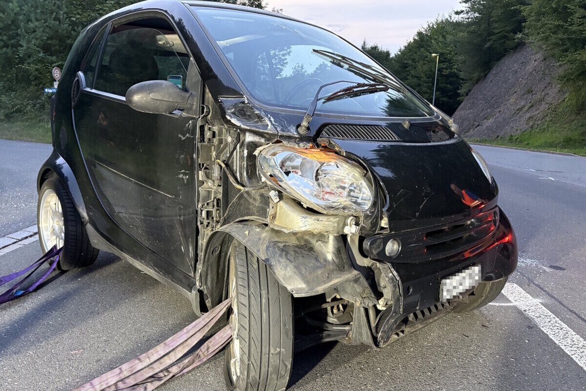 Ermenswil SG – Auto kippt nach Auffahrunfall um 