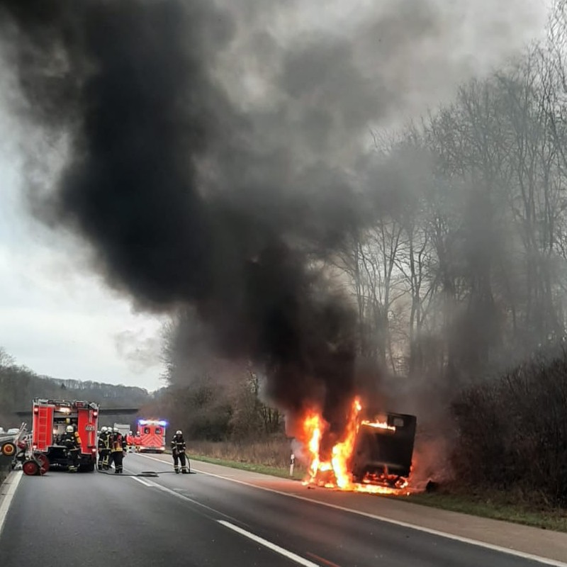 Witten – Transporter in Vollbrand