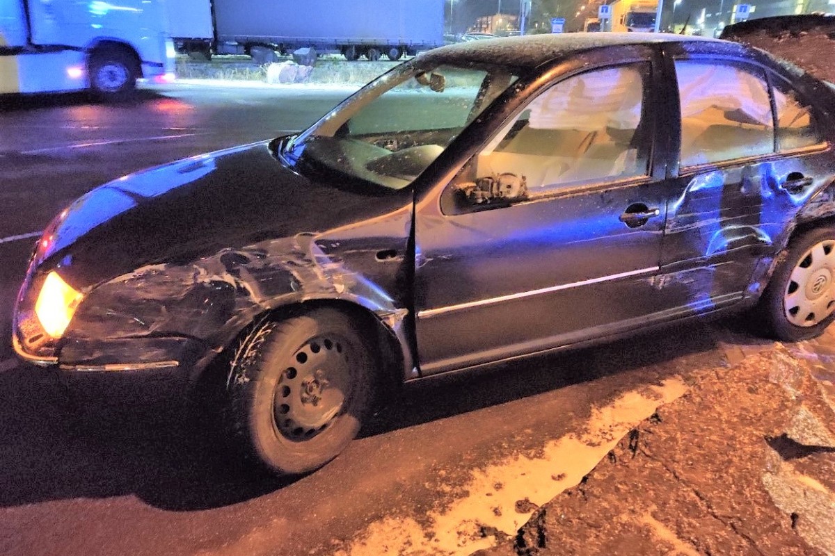 Worms - Unfall auf glatter Strasse