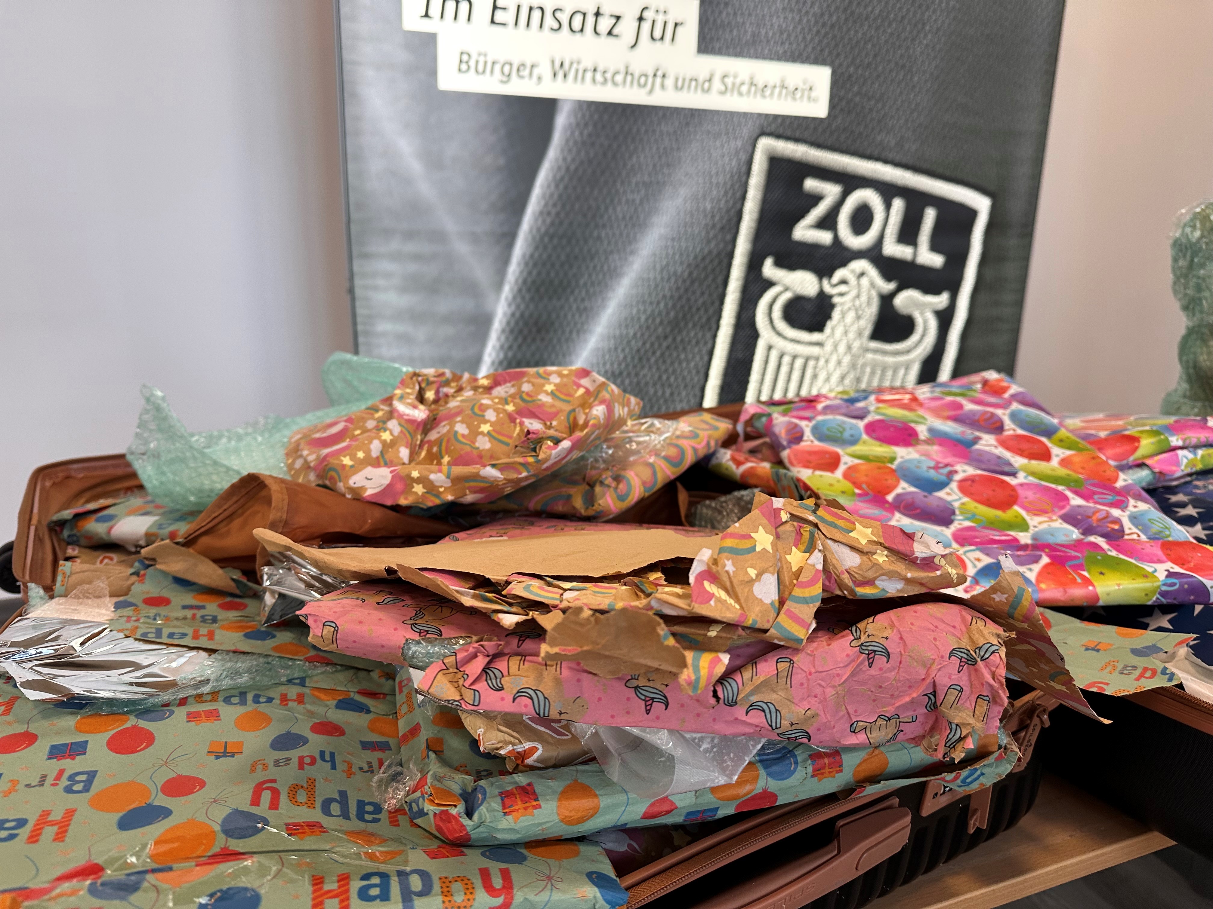 Zoll Köln sichert 58 kg Ketamin in Gartenzwergen und Taxi