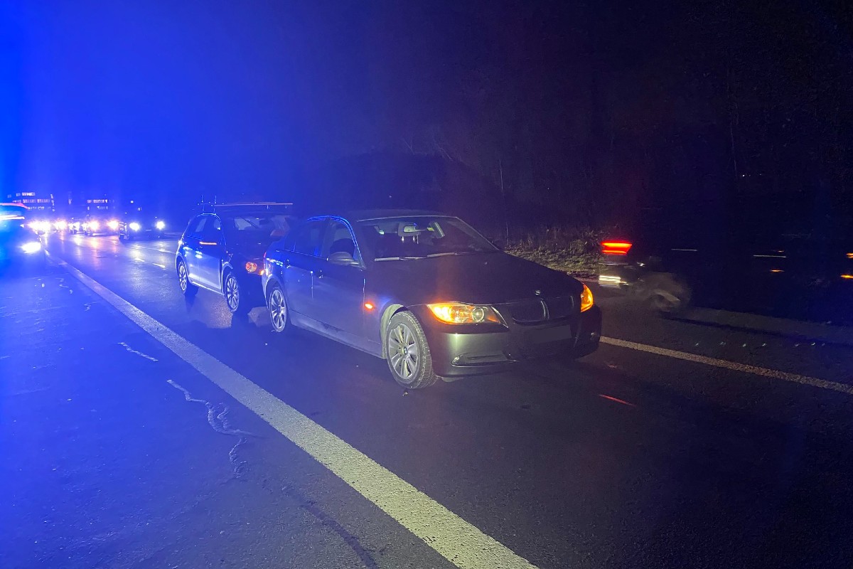 Cham / Rotkreuz ZG - Auffahrunfälle im Feierabendverkehr