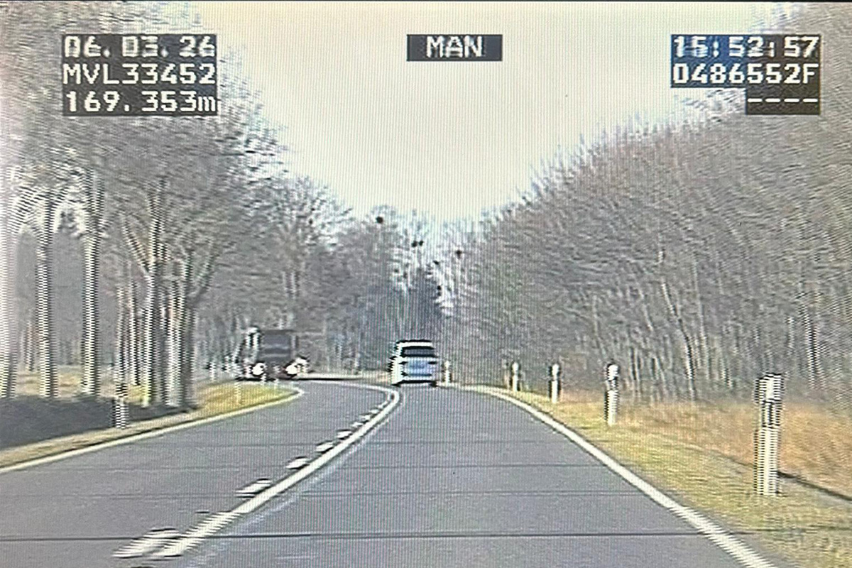 Stralsund – Kleinbusfahrer mit fast 200 km/h auf B105 gestoppt