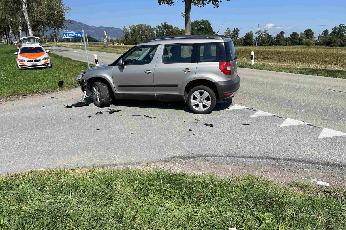 Oberriet SG – Unfall beim Abbiegen zwischen Auto und Motorrad