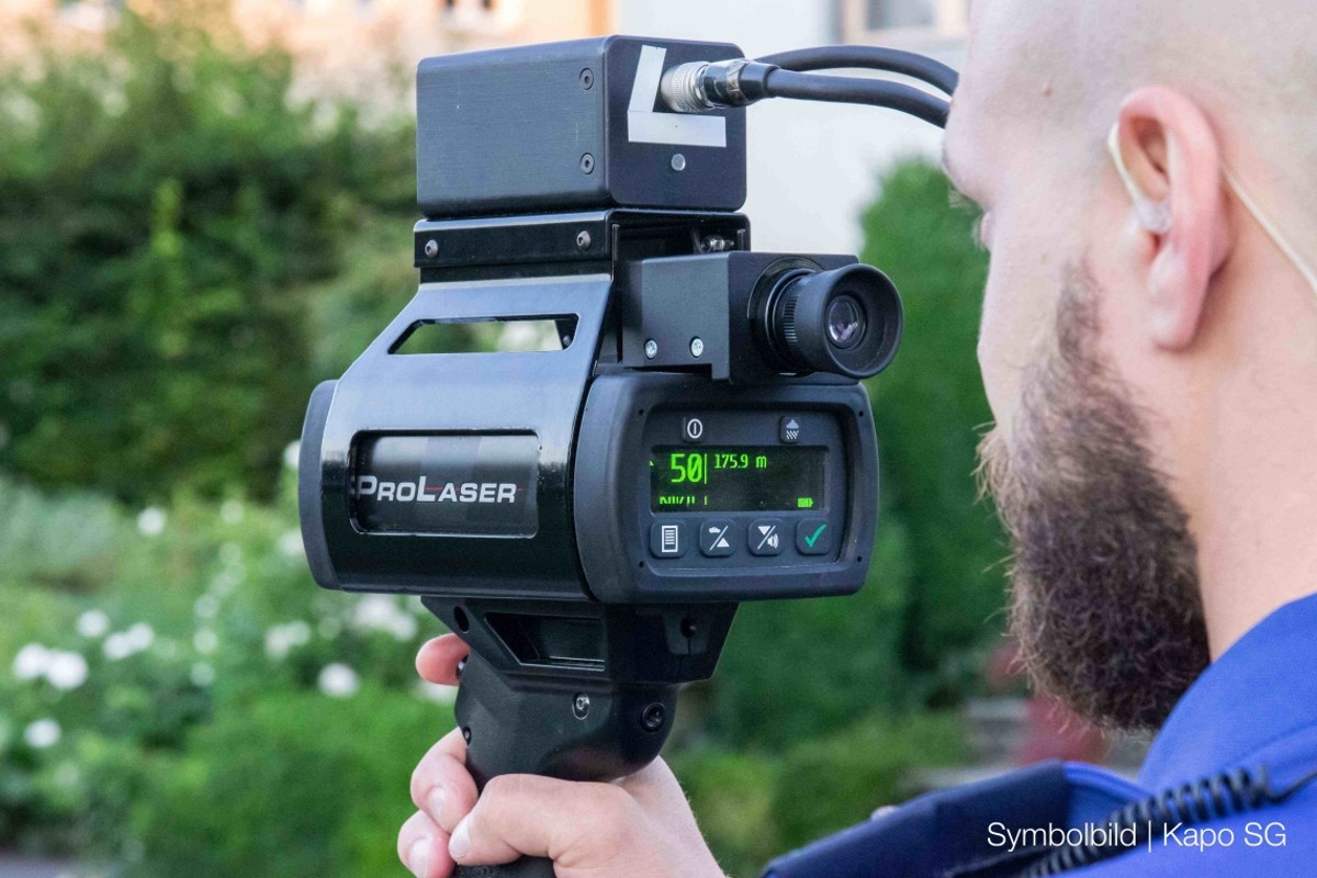 Mörschwil SG -  Mehrere Schnellfahrer bei Geschwindigkeitskontrolle angehalten