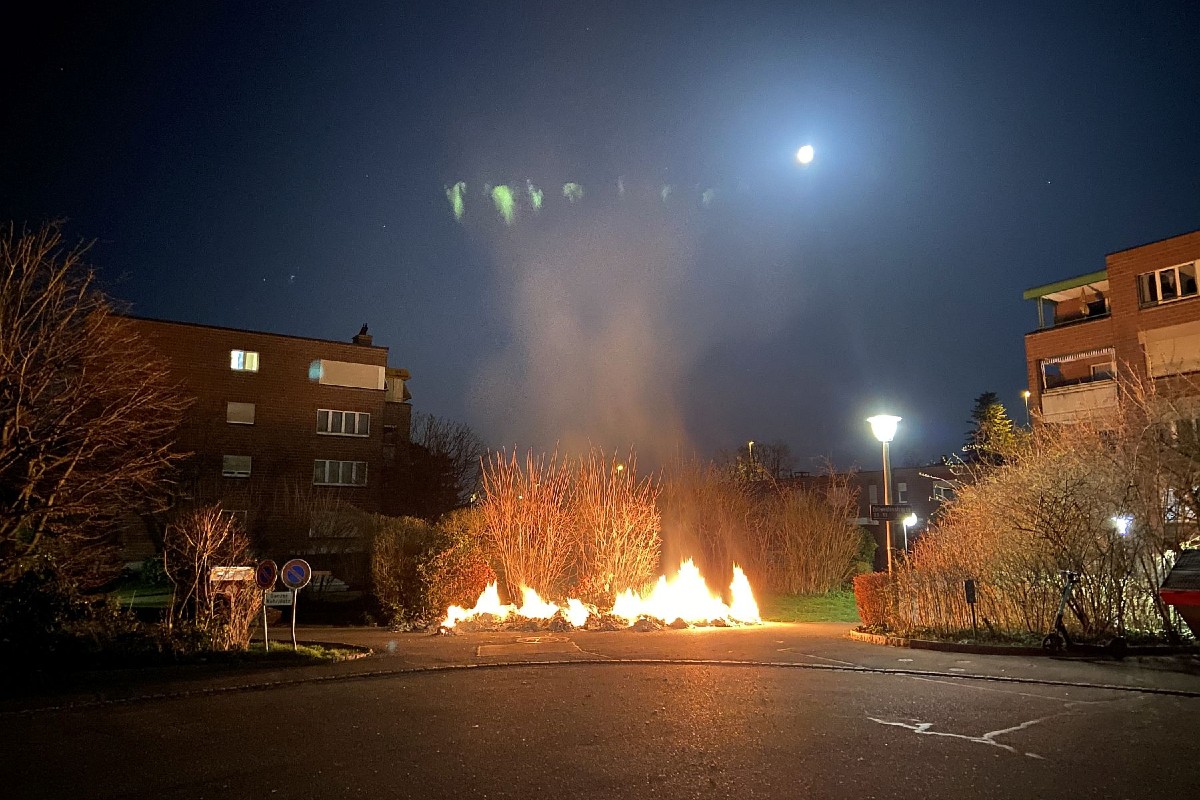 Münchenstein BL - Erneute Brandstiftung - Karton in Brand gesetzt!