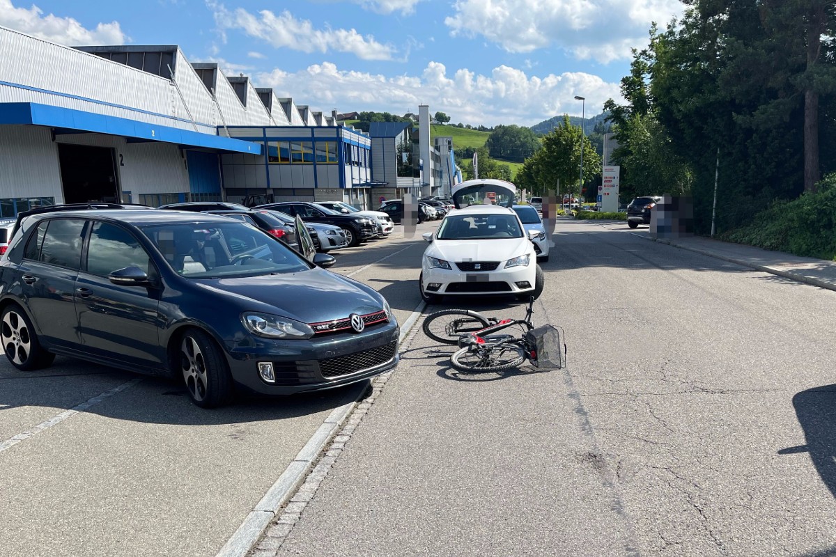 Gossau SG - Unfall zwischen Auto und E-Bike