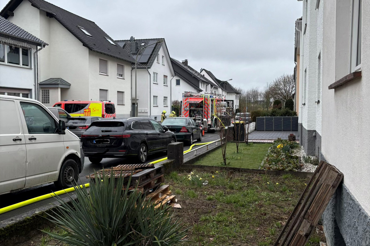 Paderborn – E-Scooter brennt auf Balkon von Mehrfamilienhaus