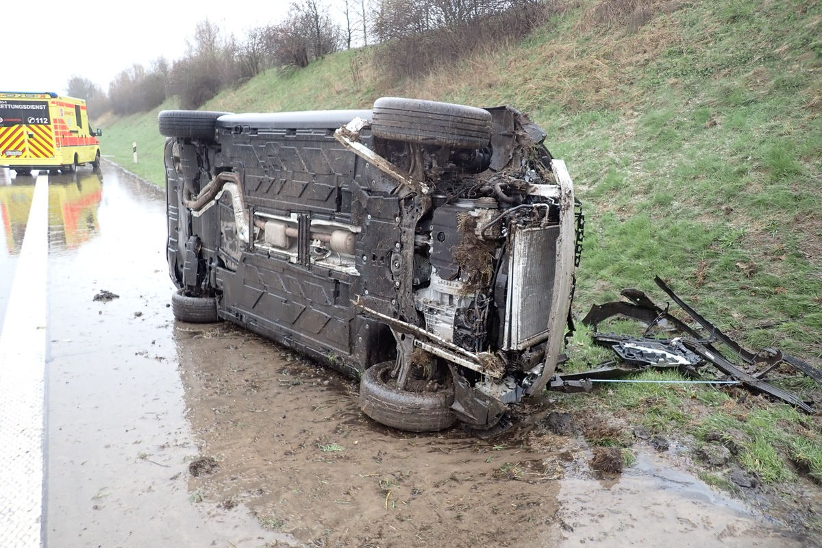 Unfall auf A1 bei Emstek – Pkw überschlägt sich bei Hagel