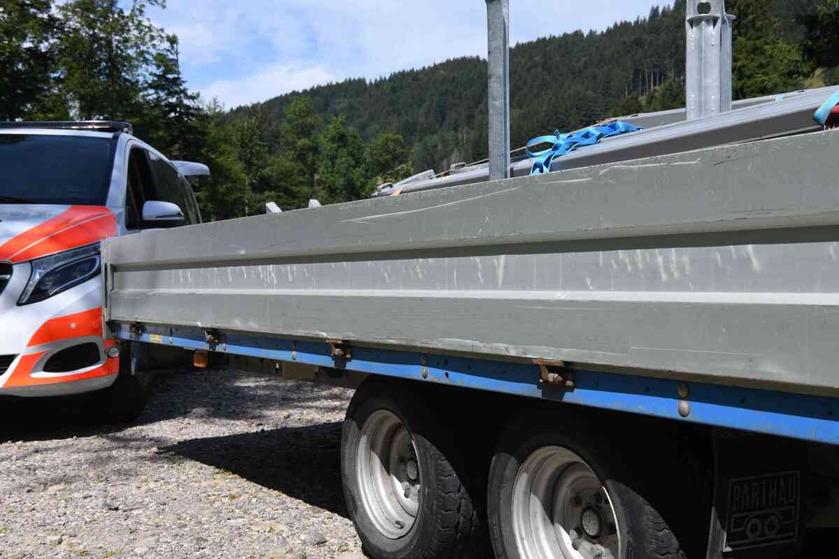 Urnäsch AR - Velofahrerin nach Unfall lebensbedrohlich verletzt