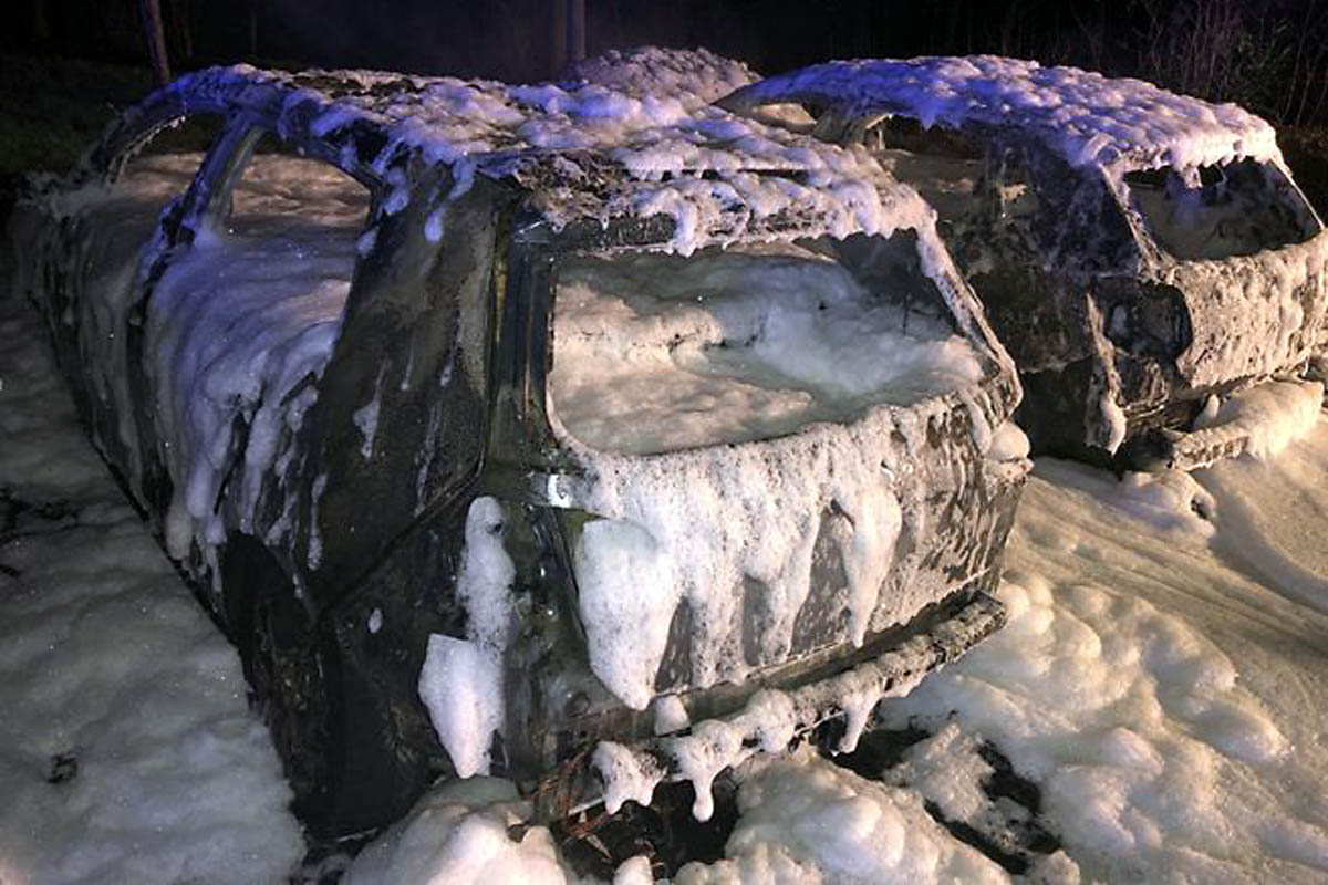 Feuerwehreinsatz in Worms - Drei PKW'S durch Feuer komplett zerstört