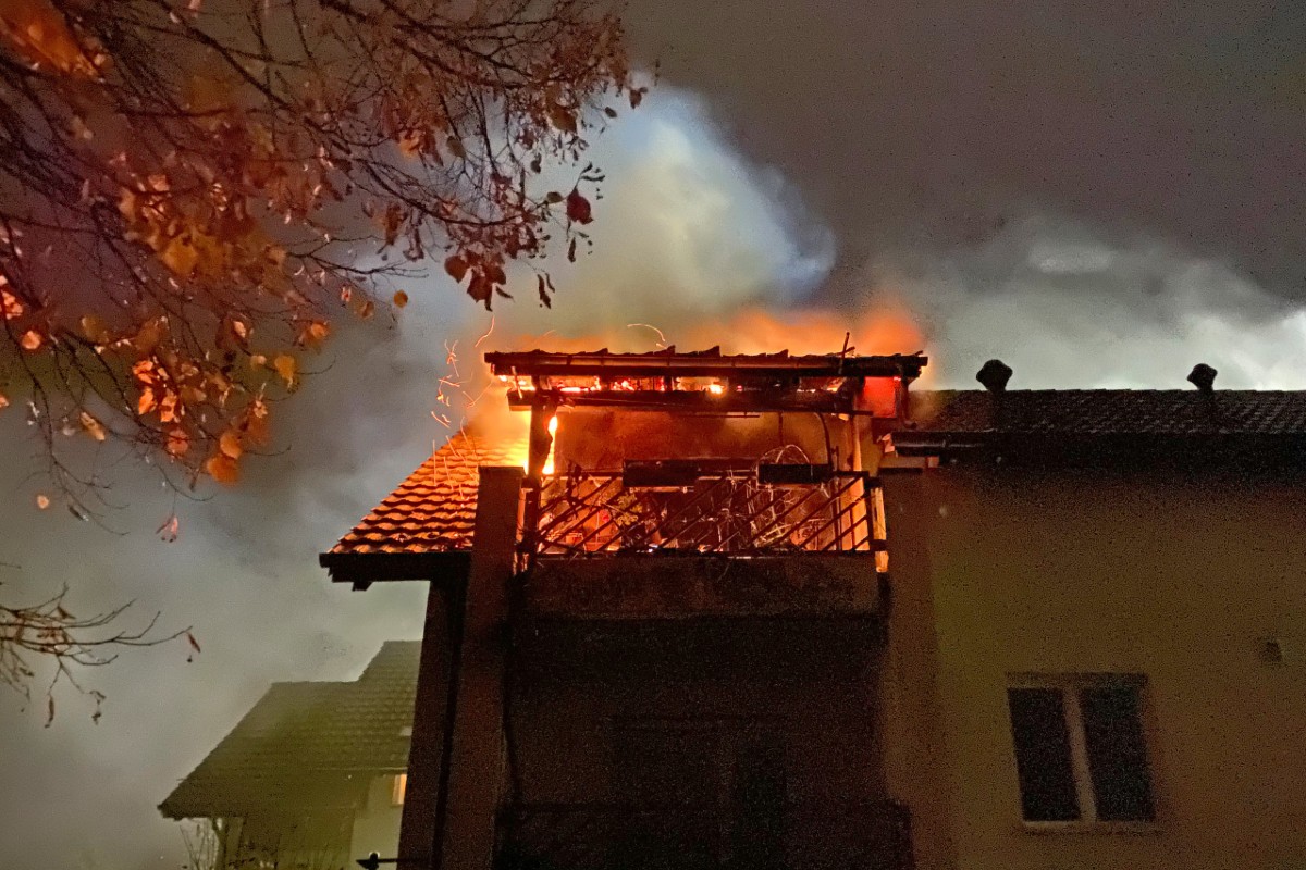 Guntershausen bei Aadorf TG - Balkon gerät in Brand