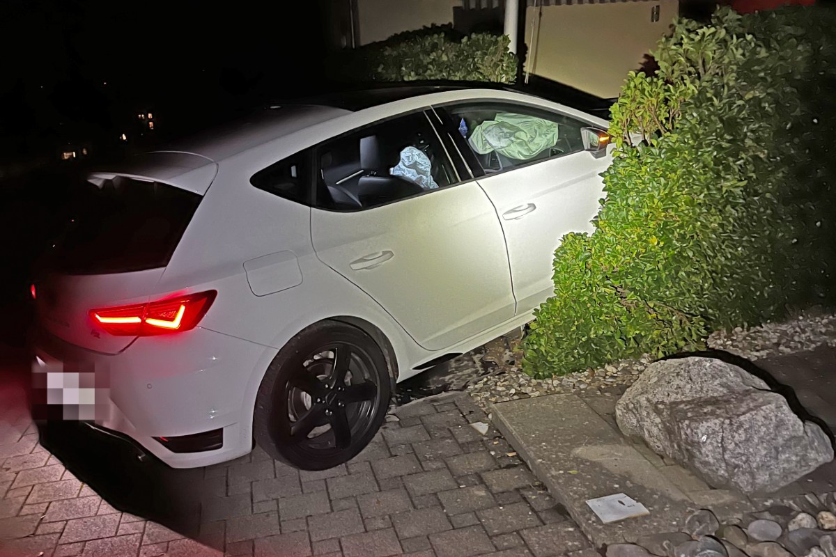 Selbstunfall in Scherzingen TG - Junger Autofahrer schläft während der Fahrt ein