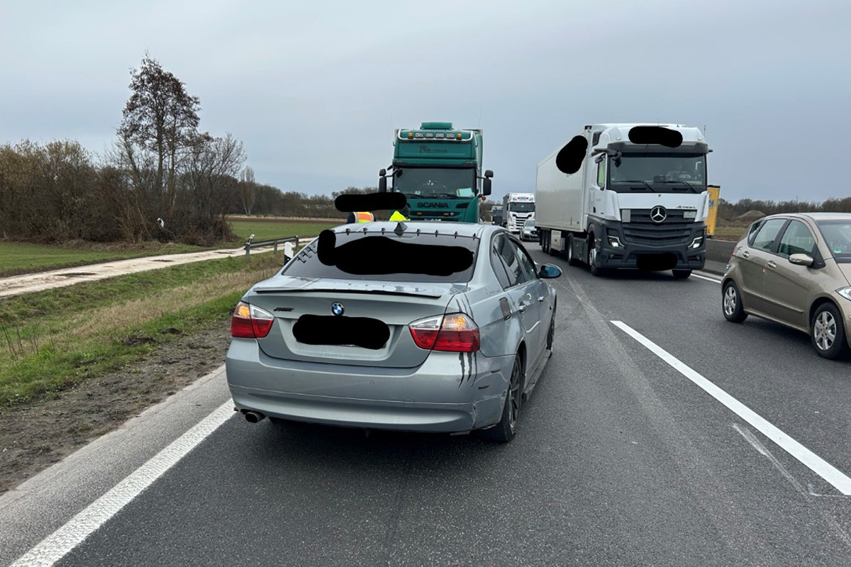 A65 Rohrbach – Lkw prallt gegen Pkw bei Spurwechsel
