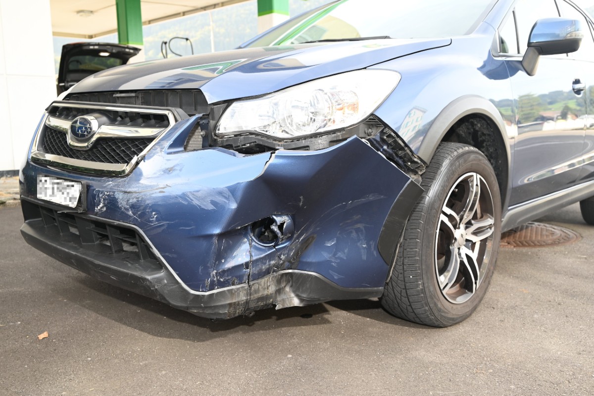 Kanton St. Gallen - Unfall zwischen Auto und dreirädrigem Motorrad in Nesslau