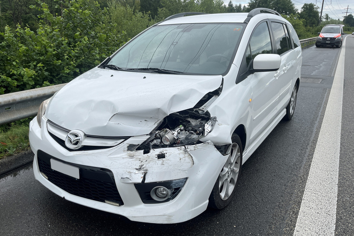 A14 Ebikon LU – Selbstunfall auf nasser Fahrbahn