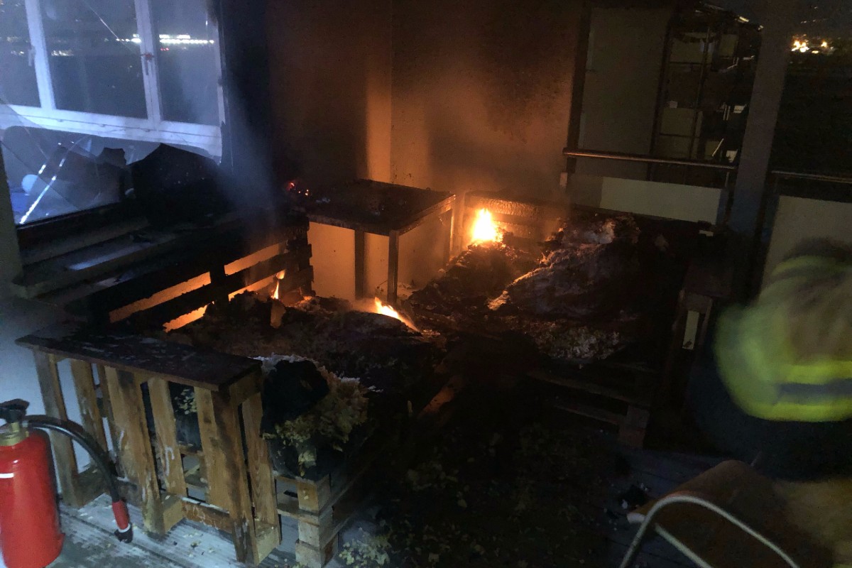  Berneck SG - Brand auf Balkon