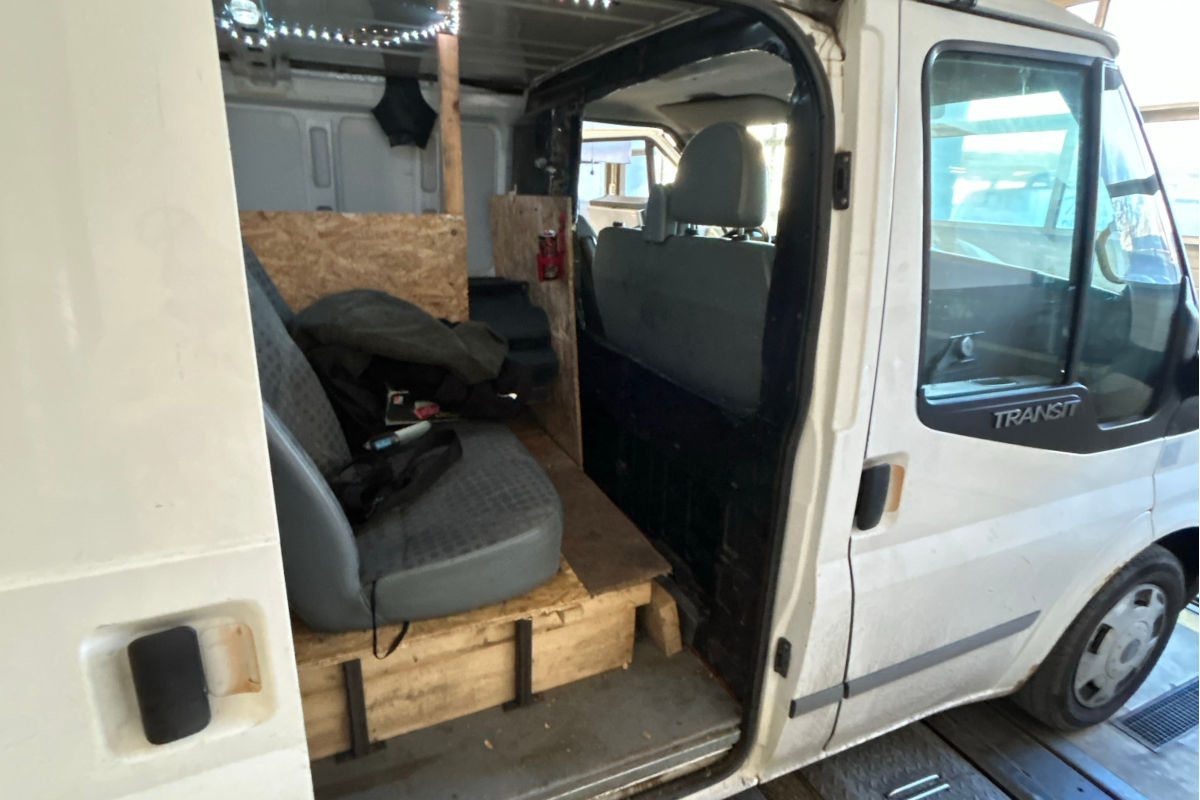 Wien – Zahlreiche Verkehrsverstöße und Eigenbau-Sitzreihe