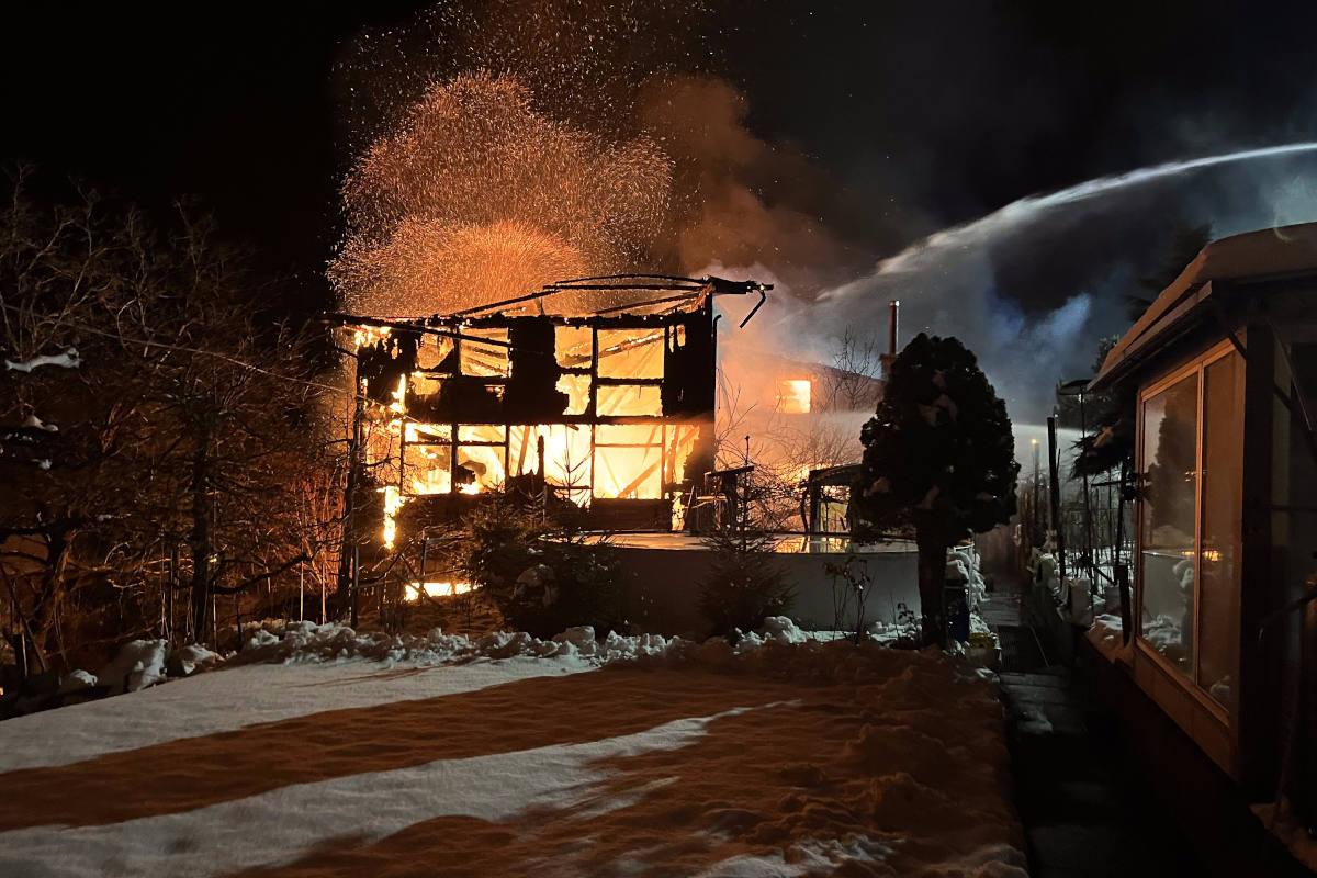 St. Josefen SG – Werkstattgebäude fällt Flammen zu Opfer
