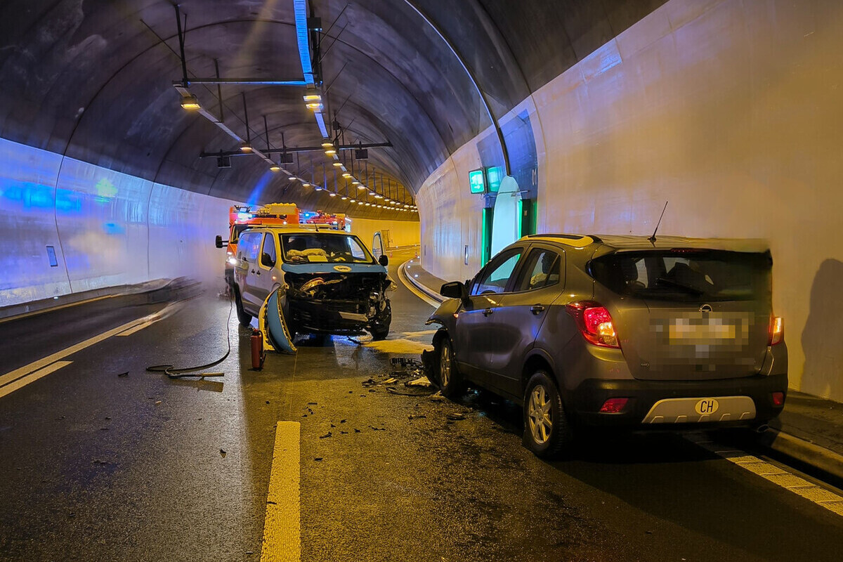 Wassen UR – Geisterfahrer verursacht Unfall auf der A2 - mehrere Personen verletzt