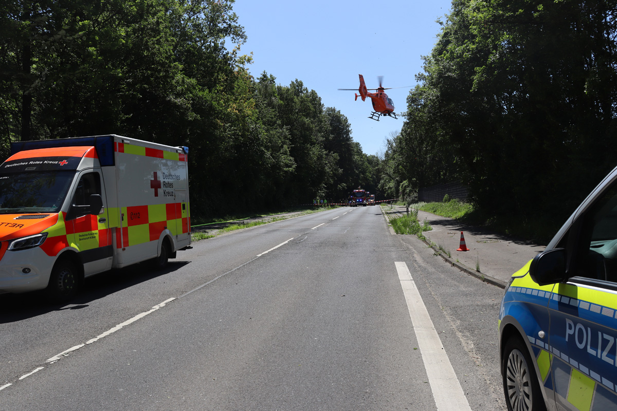 Wülfrath – Radfahrer nach Unfall mit Porsche in Lebensgefahr