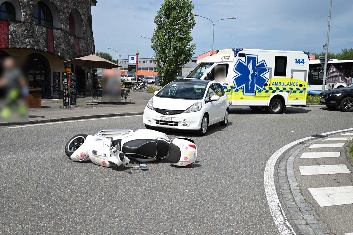 Staad SG - Rollerfahrerin bei Unfall verletzt