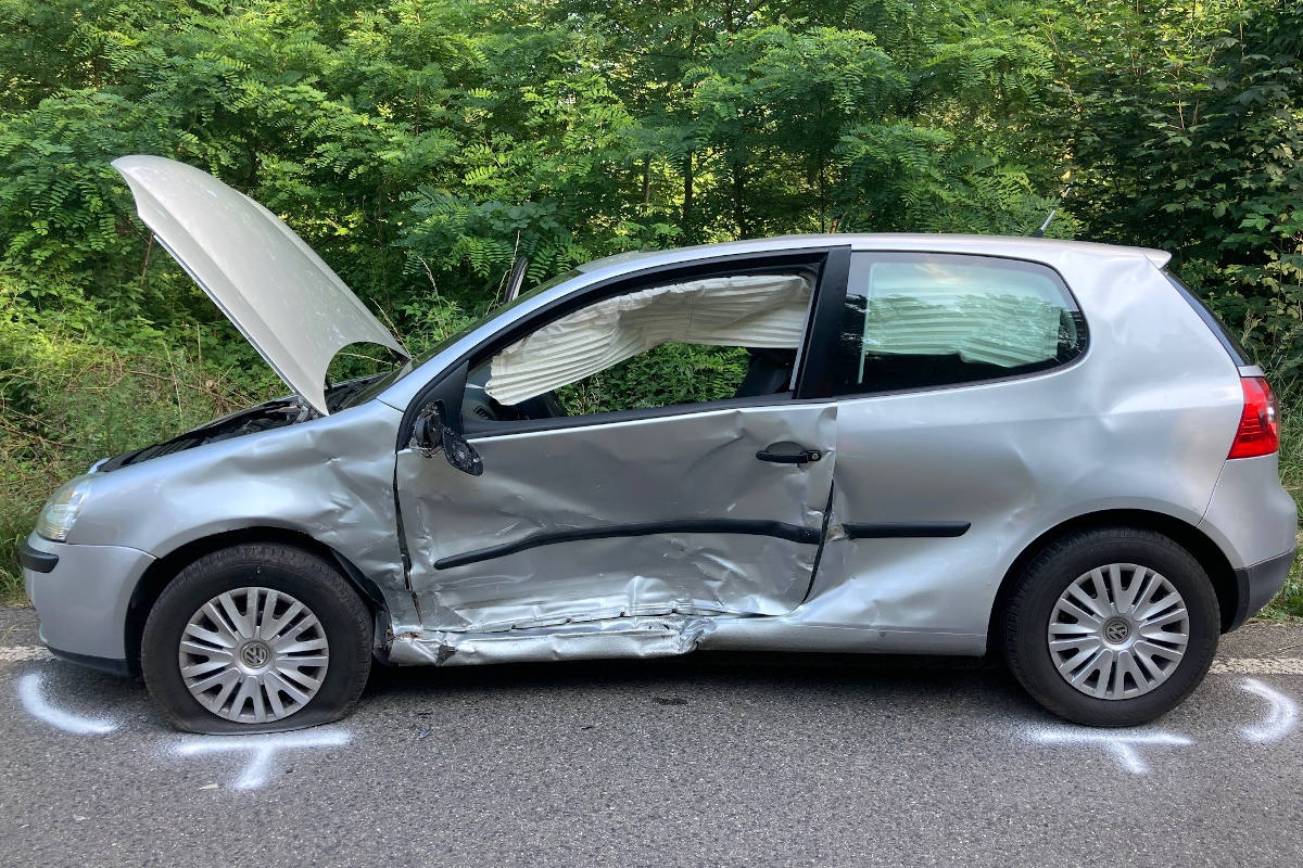 Ratingen – Drei Verletzte bei schwerem Verkehrsunfall