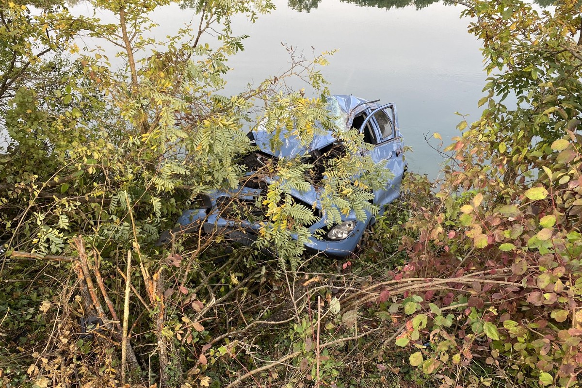 Oberflachs AG - Wegen Ablenkung in der Aare zum Stillstand gekommen