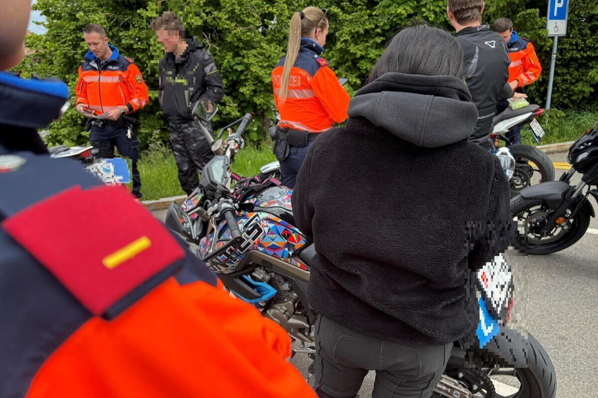 Langnau am Albis ZH – Verkehrskontrolle auf dem Albispass - Anzeigen und Bussen