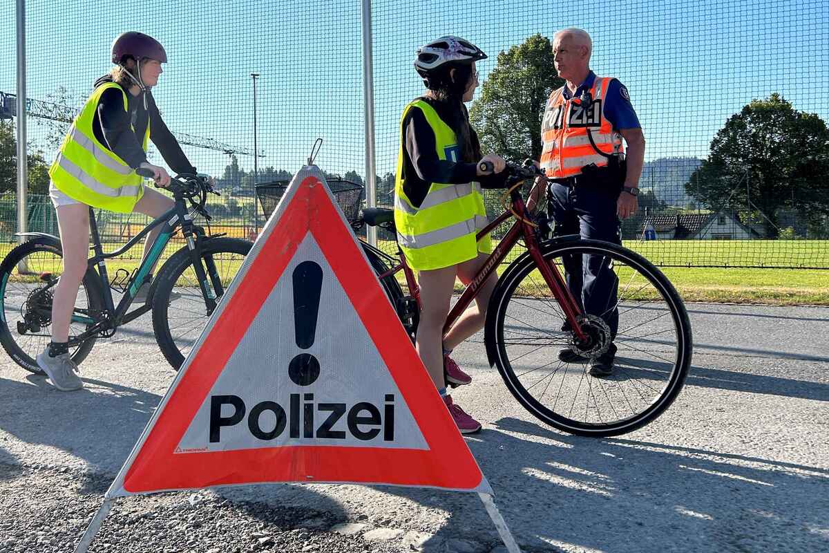 Radfahrerprüfung der Sechstklässler in Teufen AR 