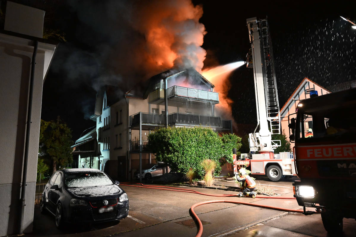 Au SG – Brand in Mehrfamilienhaus