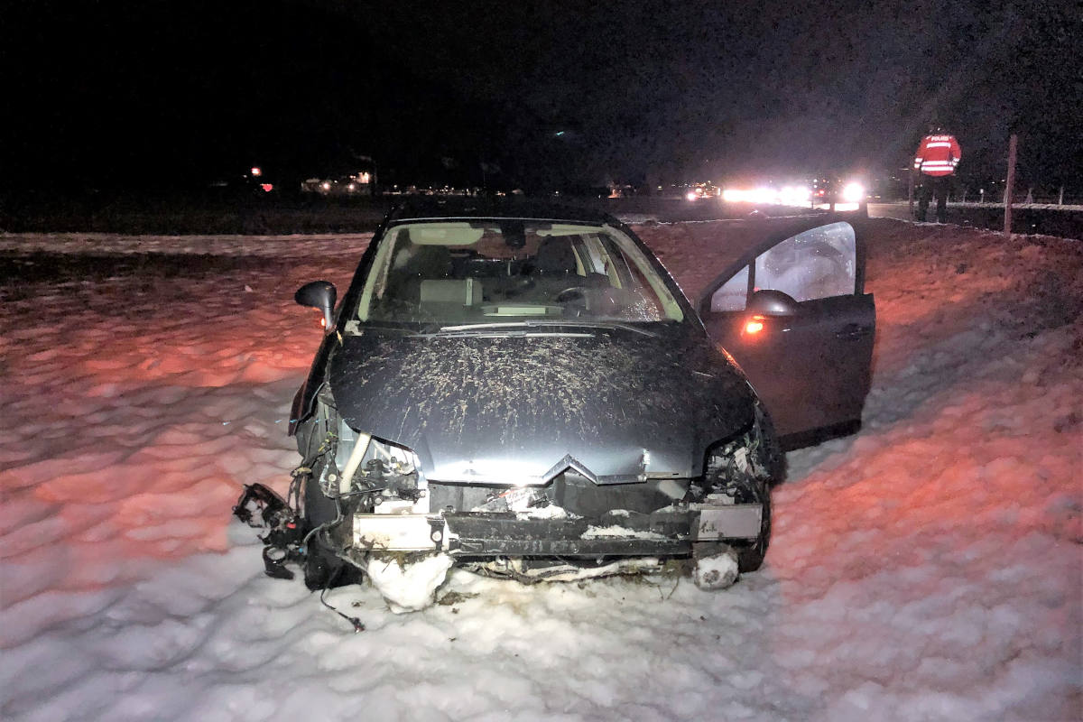 Netstal GL – Ins Schleudern geraten und auf Wiese gelandet