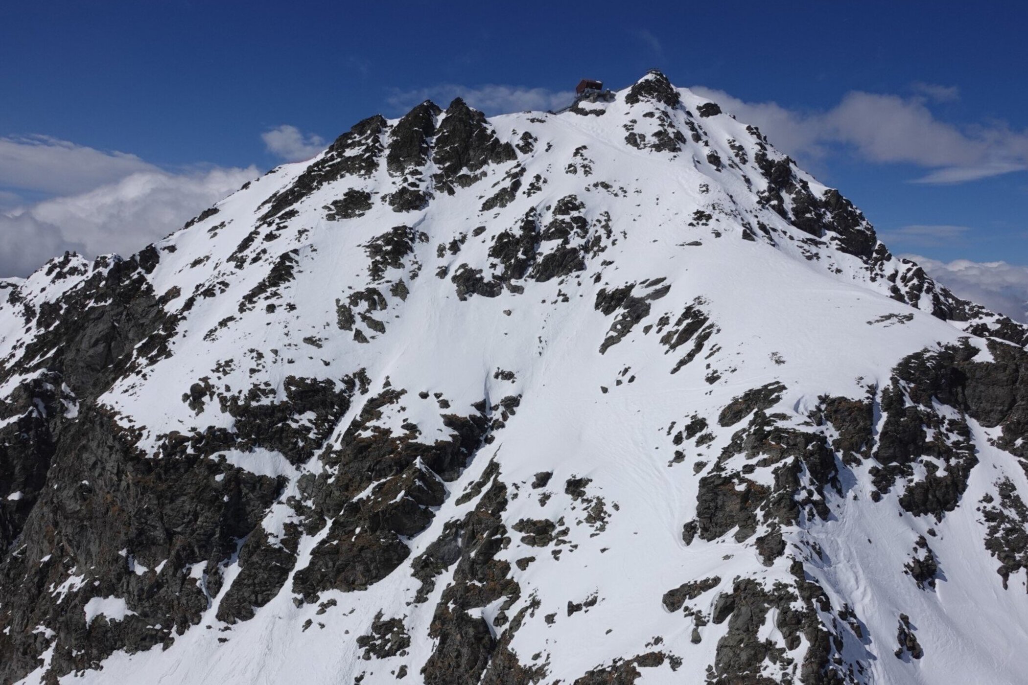 Mont-Fort VS – Skitourengängerin (28) im Spital verstorben