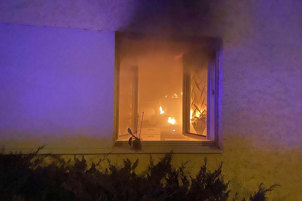 Arlesheim BL - Brandfall in einer Küche erfordert Feuerwehreinsatz