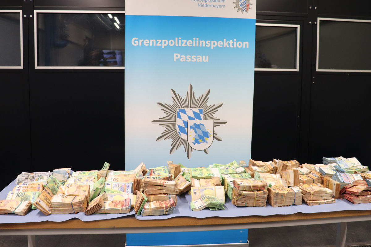 A3 Passau – Polizei stellt Millionenbetrag bei Kontrolle sicher