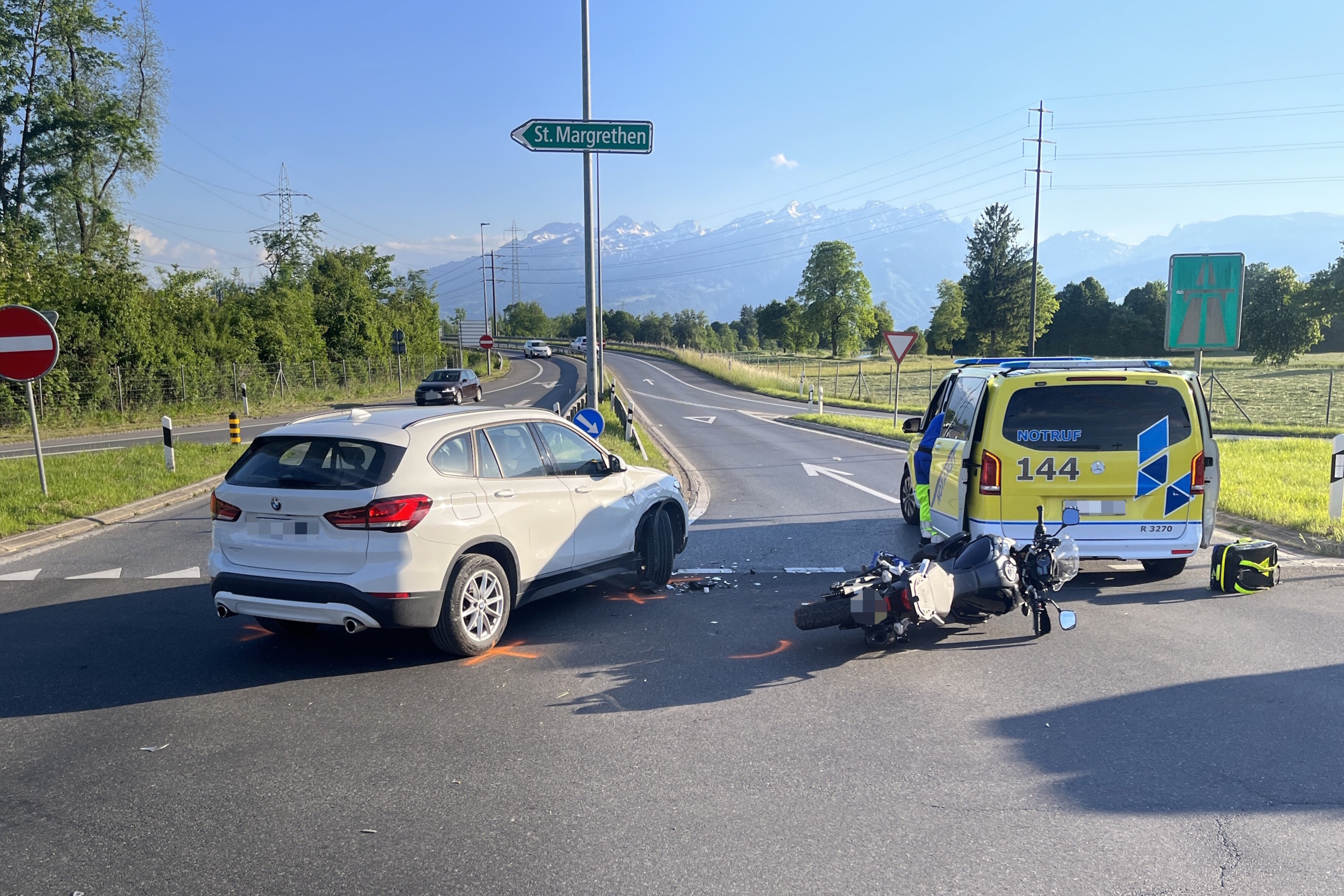 Sennwald SG – Töfffahrer nach Unfall ins Spital gebracht