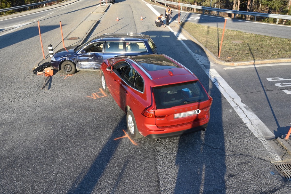 Thusis GR - Verkehrsunfall auf der A13 fordert zwei Verletzte