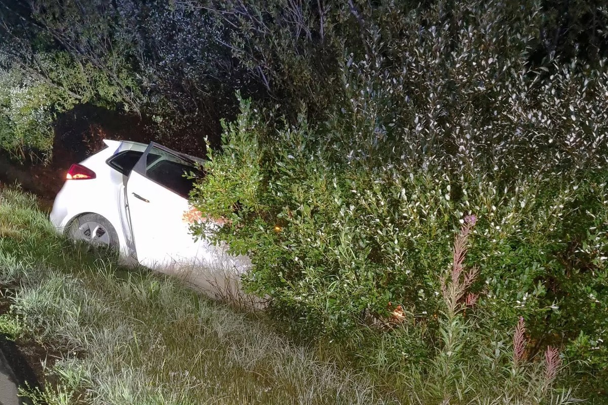 Realp UR - Sekundenschlaf ührt auf der Furkastrasse zu Unfall