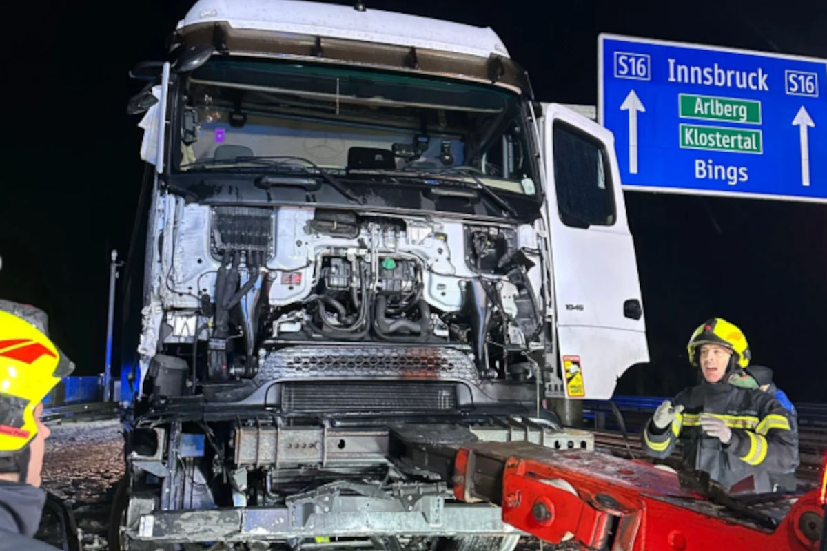 A14 Bludenz – Sattelzug prallt bei Unfall gegen Leitschiene