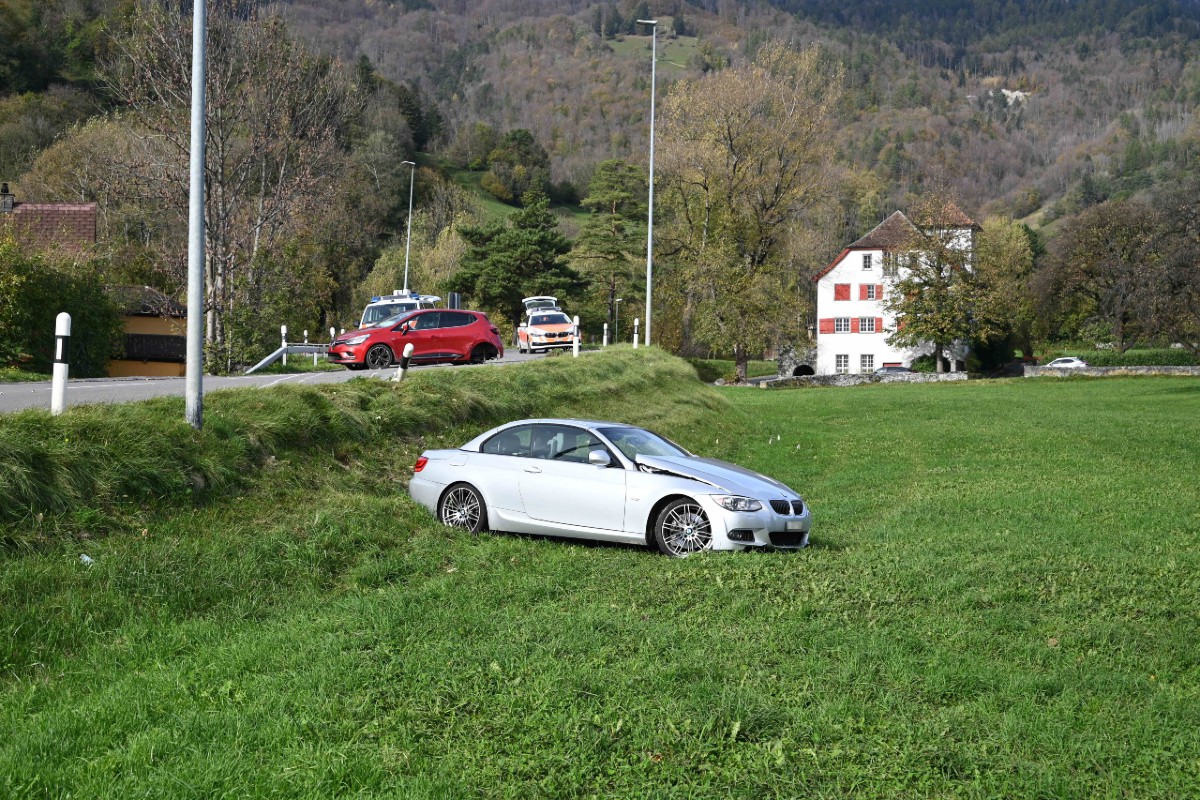 Unfall in Trübbach SG - BMW prallt nach Überholmanöver in Renault - vier Personen im Spital