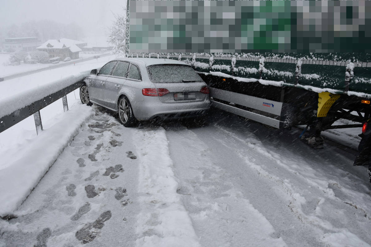 Oberbüren SG – Kollision mit Sattelschlepper