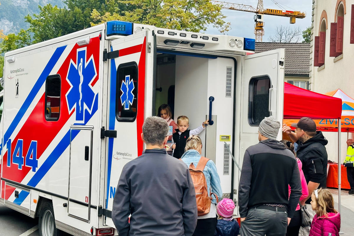 Kanton GL – Viele Besucher am Tag der offenen Tür der neuen Kantonalen Notrufzentrale und der Blaulichtorganisationen